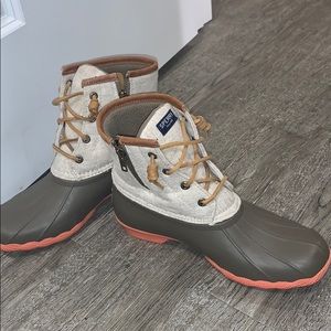 SPERRY DUCK BOOTS